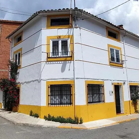 La Casa Amarilla * Candeleda