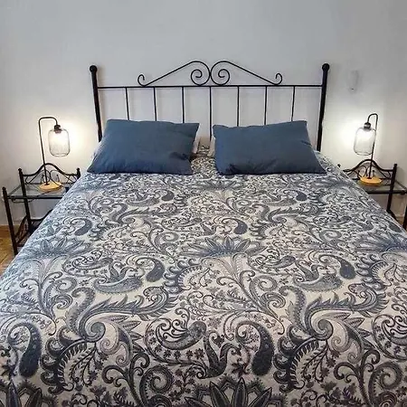 La Casa Amarilla *