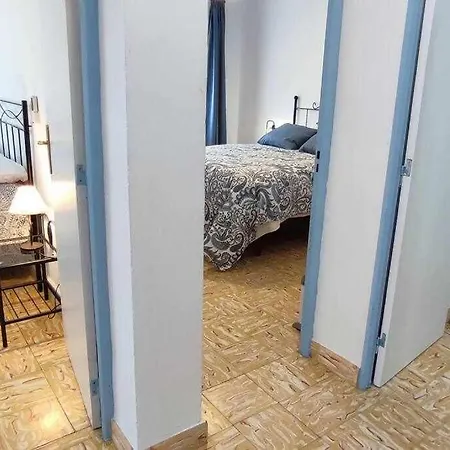 La Casa Amarilla