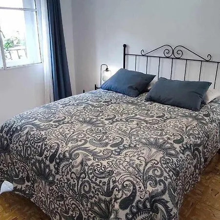 La Casa Amarilla
