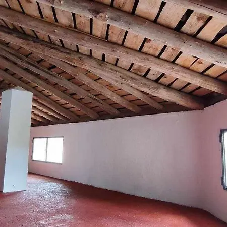 La Casa Amarilla