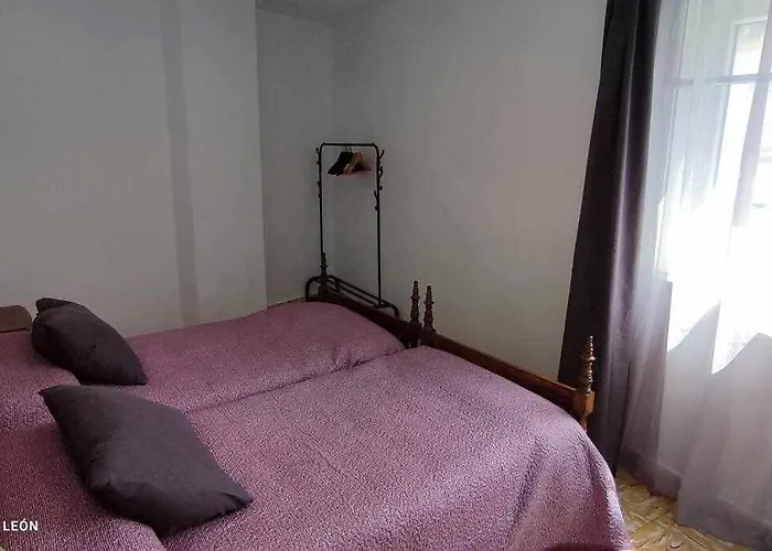 La Casa Amarilla Candeleda